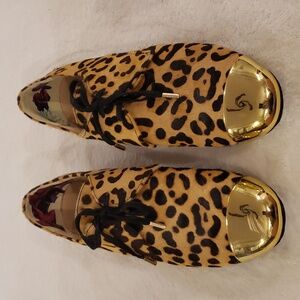 Ted Baker leopard print with gold toe, size 9 1/2